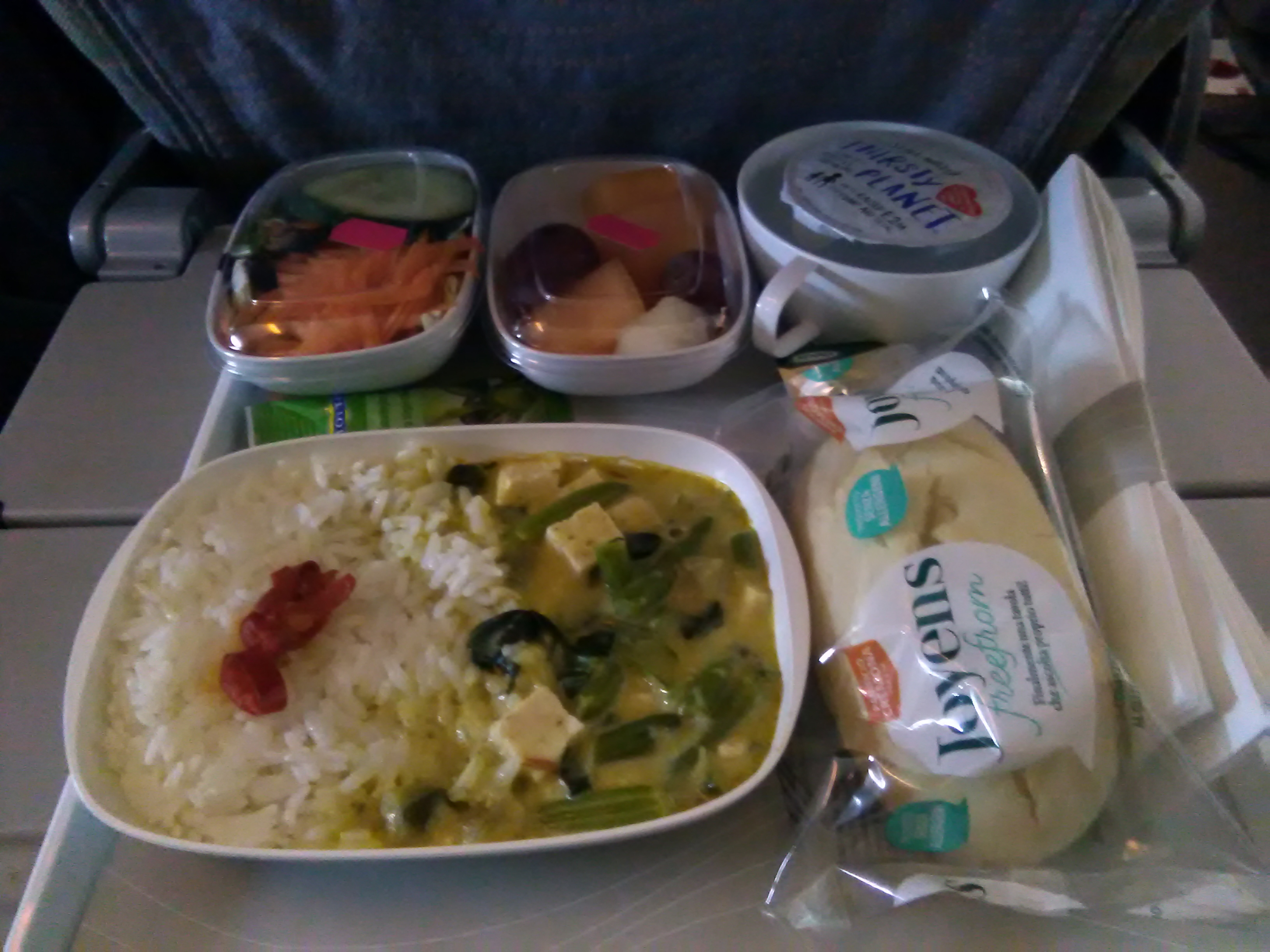 vegan food on emirates